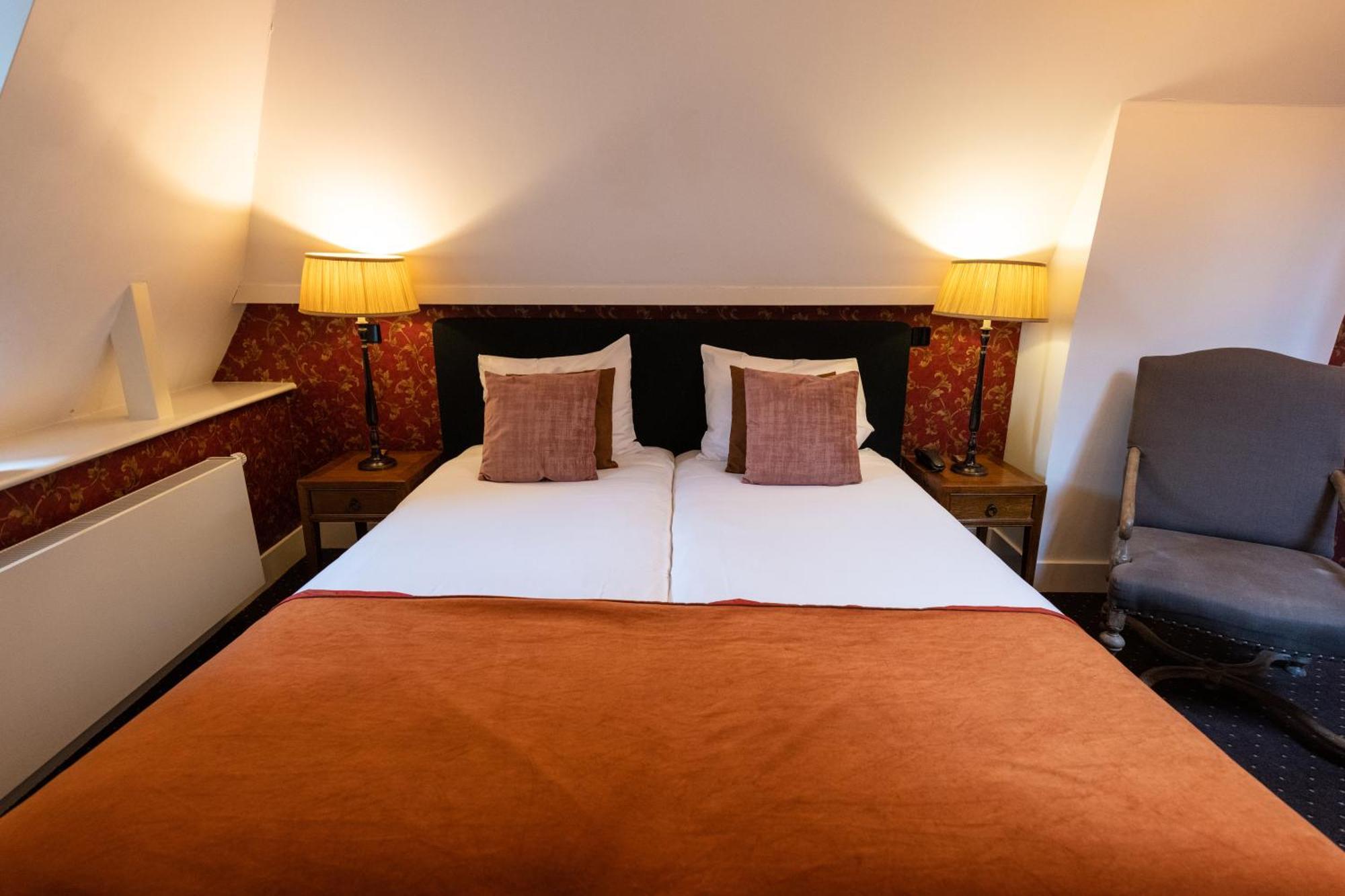 Grand Boutique Hotel-Restaurant Huis Vermeer Deventer Rum bild