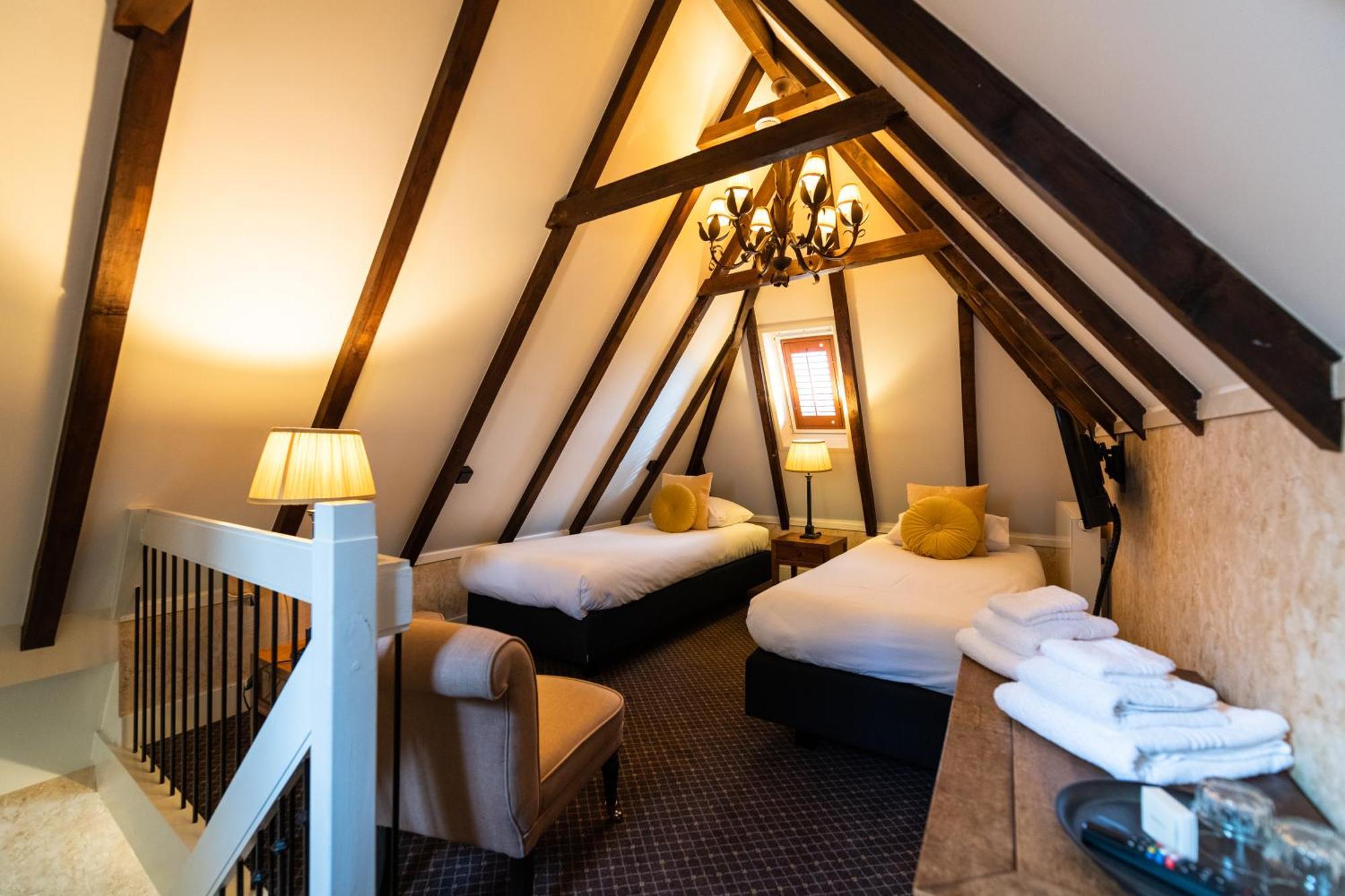 Grand Boutique Hotel-Restaurant Huis Vermeer Deventer Rum bild