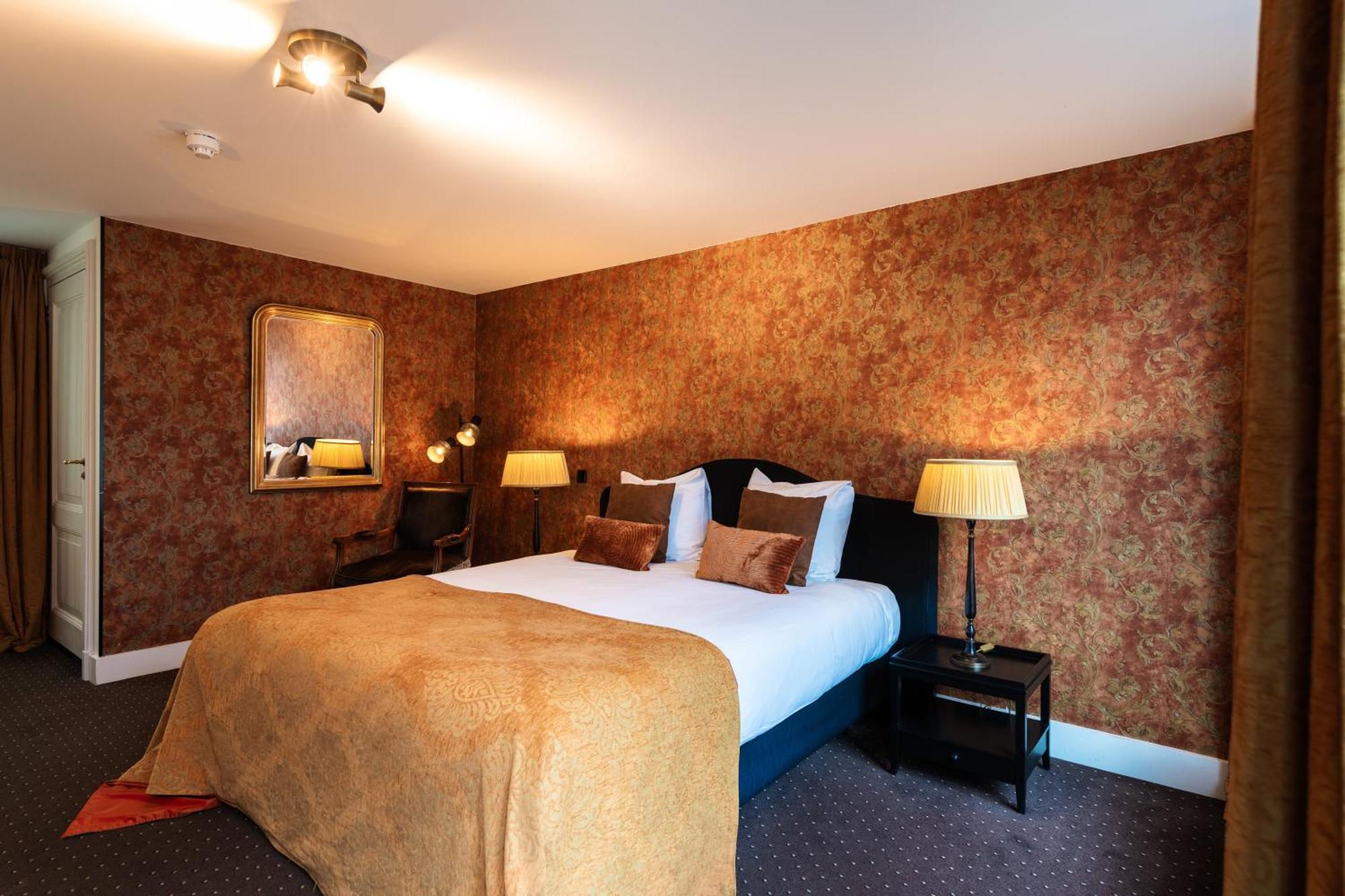 Grand Boutique Hotel-Restaurant Huis Vermeer Deventer Rum bild